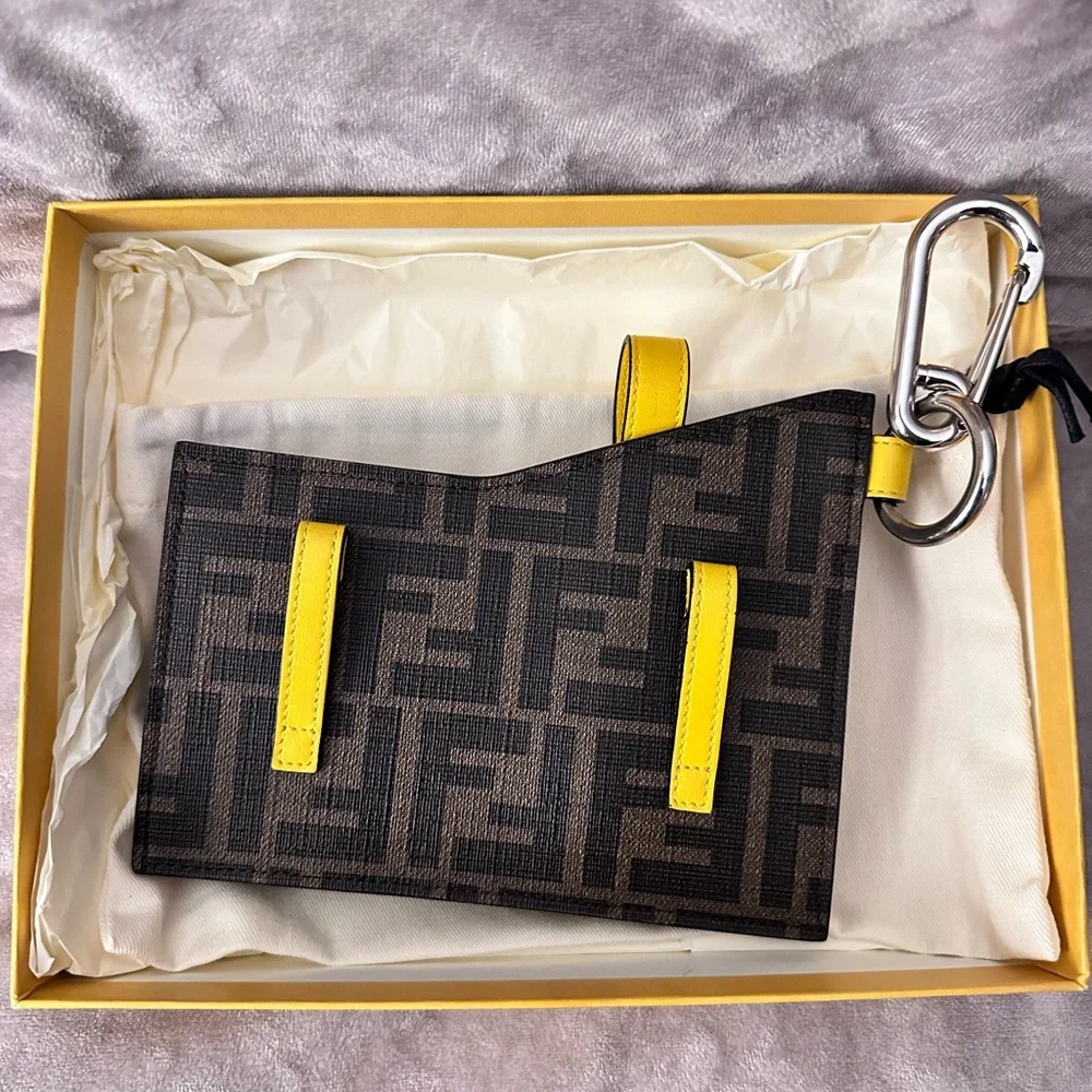 Fendi - Picture 3 of 8